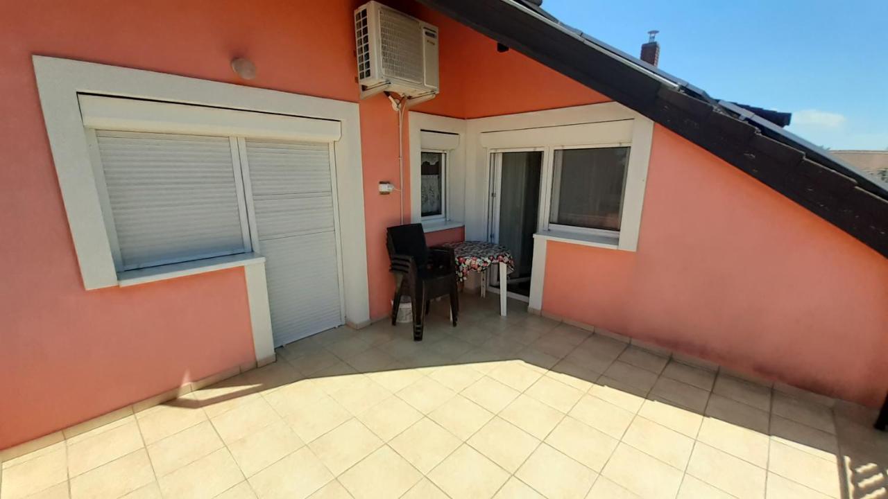 Patri Apartmanhaz Keszthely Exteriör bild