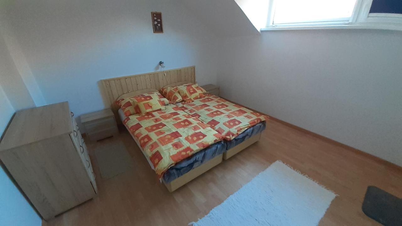 Patri Apartmanhaz Keszthely Exteriör bild