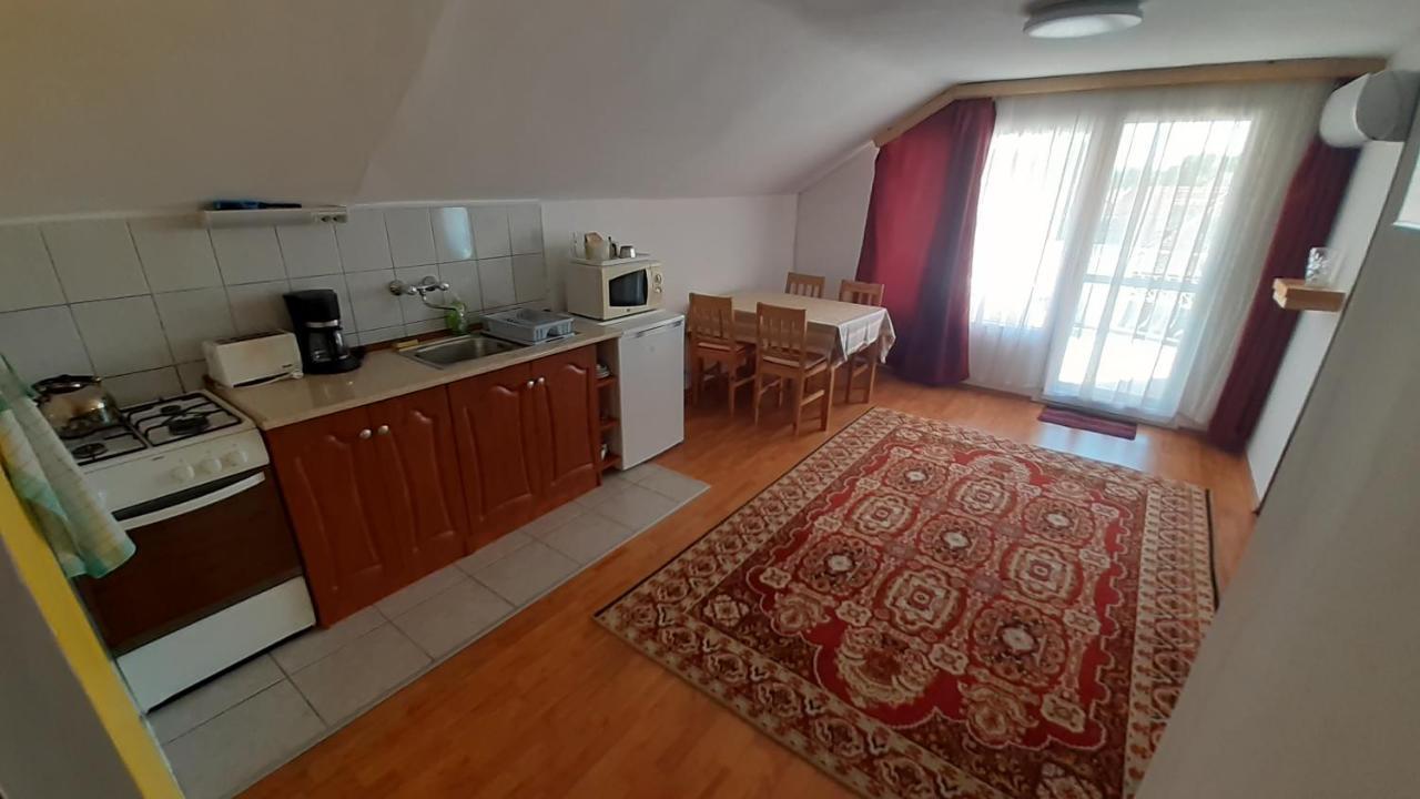 Patri Apartmanhaz Keszthely Exteriör bild