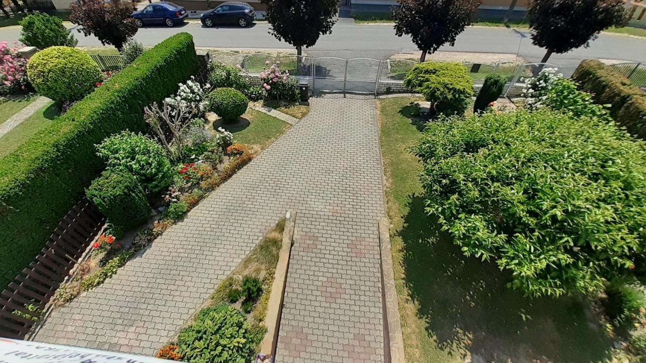Patri Apartmanhaz Keszthely Exteriör bild